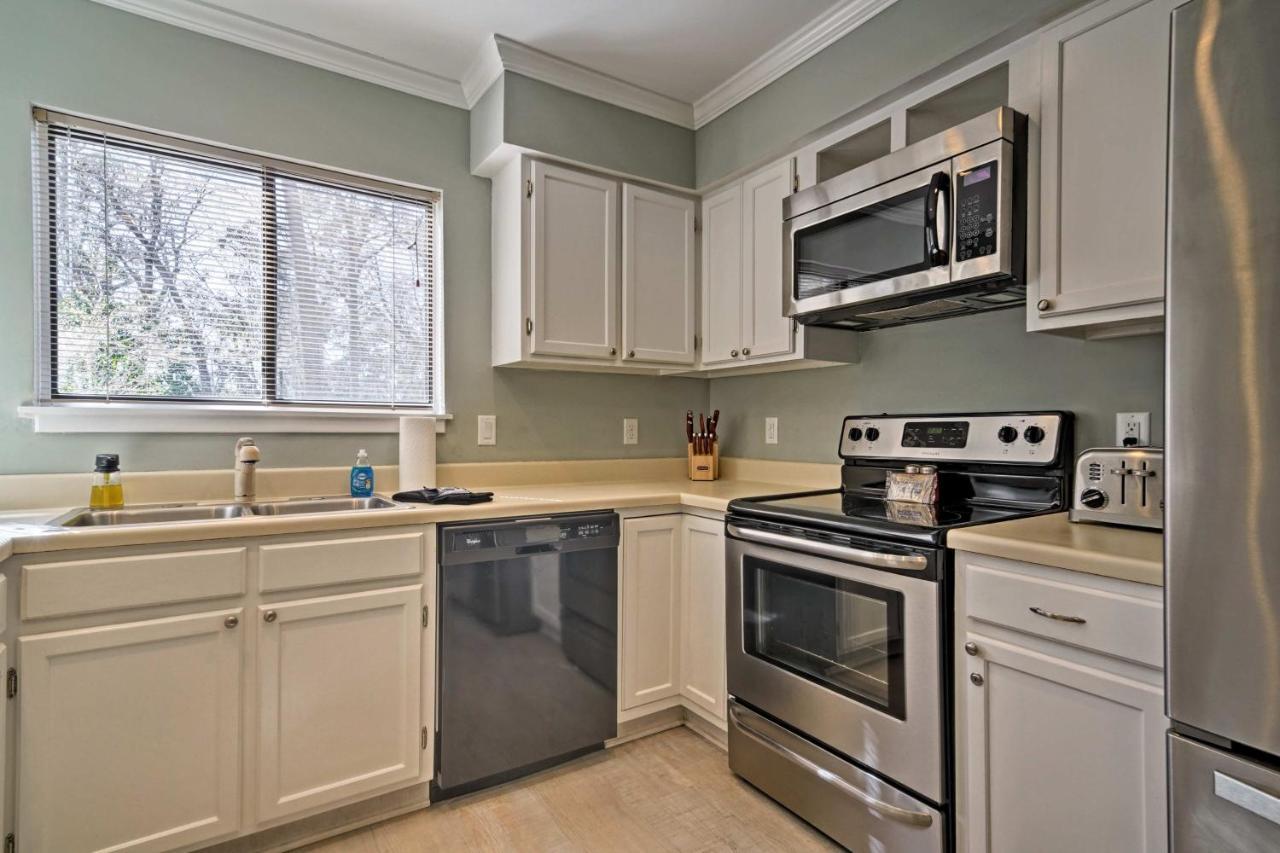 Updated Hilton Head Condo Balcony, Walk To Beach هيلتون رئيس جزيرة المظهر الخارجي الصورة